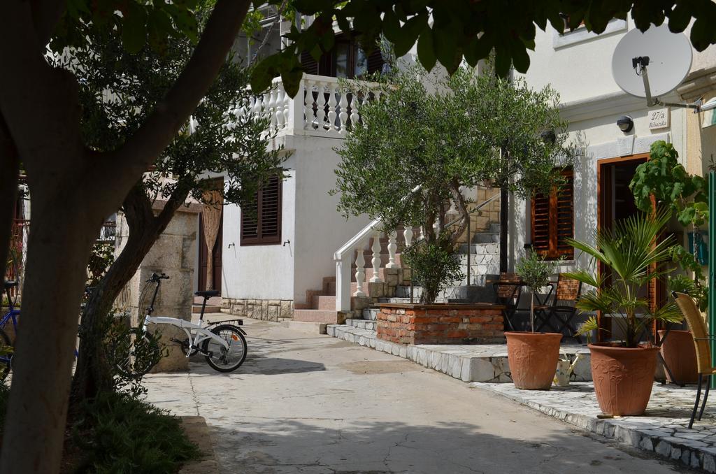 Apartments Lora Baška Rum bild